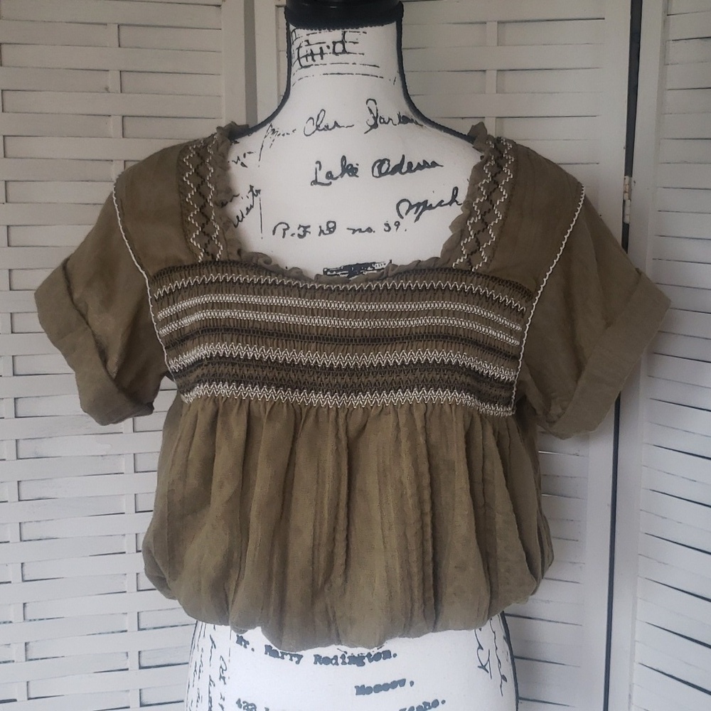 Free People olive green short sleeves embroidery smoked chest lined top size XS
